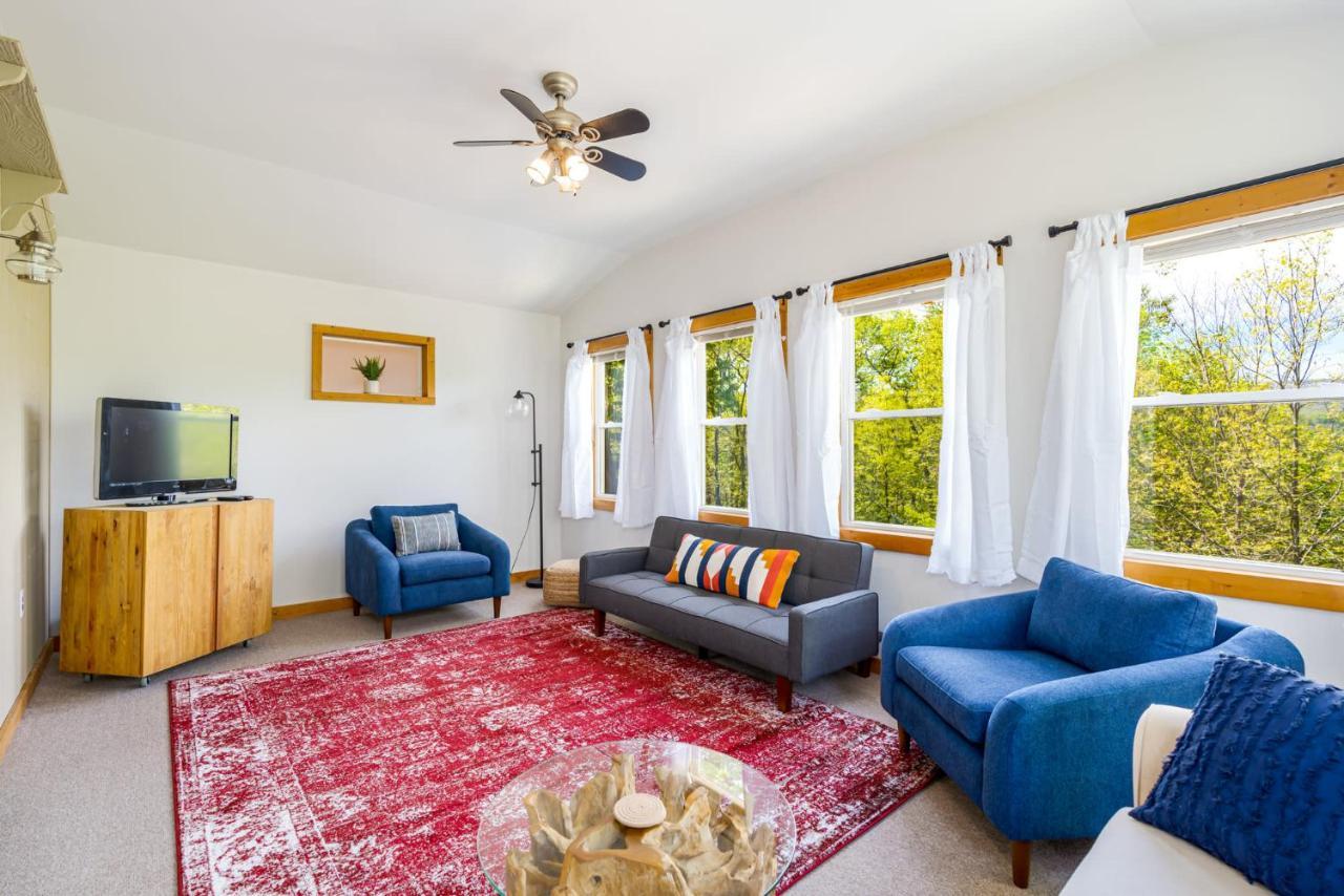 River Access Cabin With Hot Tub, Fire Pit, & Wifi! Morton Grove Εξωτερικό φωτογραφία