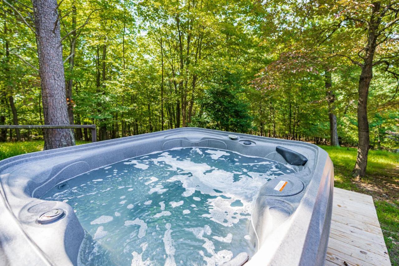 River Access Cabin With Hot Tub, Fire Pit, & Wifi! Morton Grove Εξωτερικό φωτογραφία