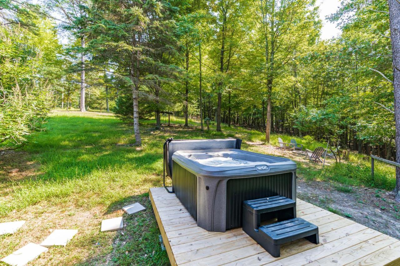 River Access Cabin With Hot Tub, Fire Pit, & Wifi! Morton Grove Εξωτερικό φωτογραφία